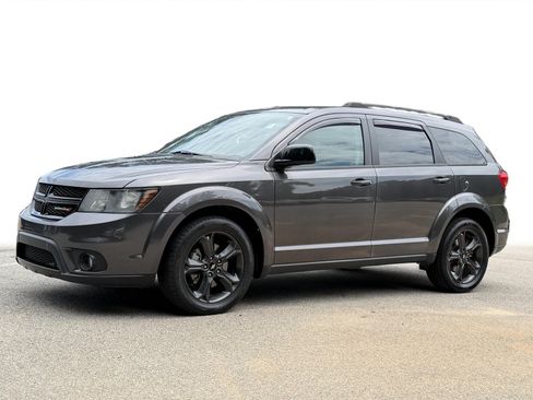 Used 2019 Dodge Journey SE w/ Connectivity Group FWD image 18