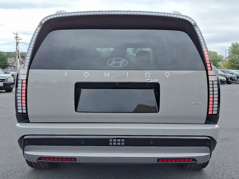 New 2026 Hyundai Ioniq 9 SEL image 5