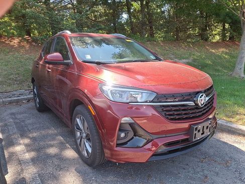 Used 2023 Buick Encore GX Select w/ Sport Touring Package FWD image 3