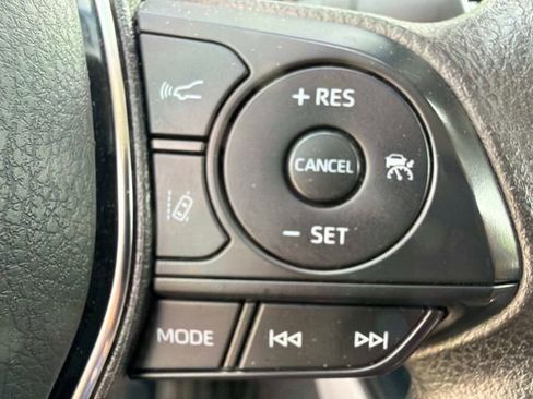 Used 2020 Toyota Camry LE FWD image 28