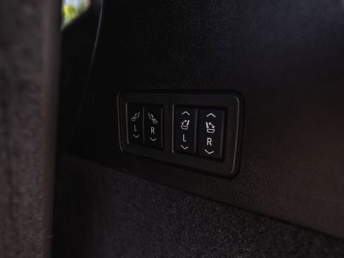 Used 2024 Cadillac XT6 Sport w/ LPO, Red Accent Package AWD/4WD image 35