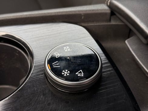 Used 2023 Nissan Rogue S image 30