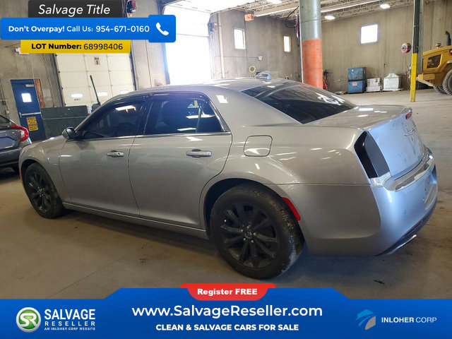 Used 2017 Chrysler 300 Limited w/ 300 Premium Group AWD/4WD image 3