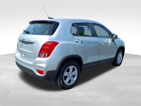 Used 2020 Chevrolet Trax LS FWD image 25