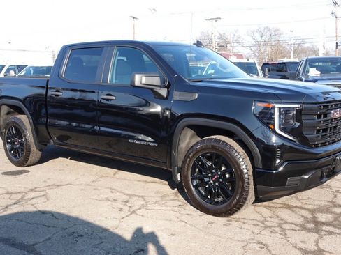Used 2023 GMC Sierra 1500 Pro w/ Graphite Edition AWD/4WD image 5