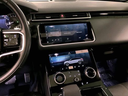 Used 2021 Land Rover Range Rover Velar R-Dynamic S image 7