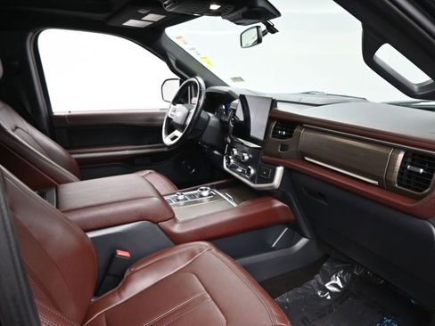 Used 2022 Ford Expedition Limited image 25