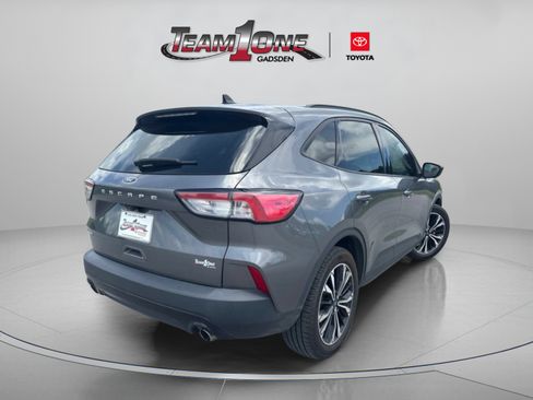 Used 2021 Ford Escape SE w/ SE Sport Appearance Package FWD image 7