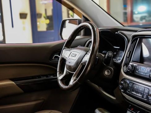 Used 2018 GMC Canyon SLT image 13