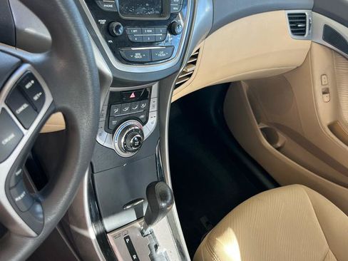 Used 2013 Hyundai Elantra GLS w/ Preferred Pkg FWD image 10