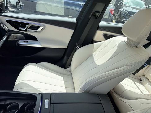 Used 2025 Mercedes-Benz E 350 4MATIC Sedan image 16