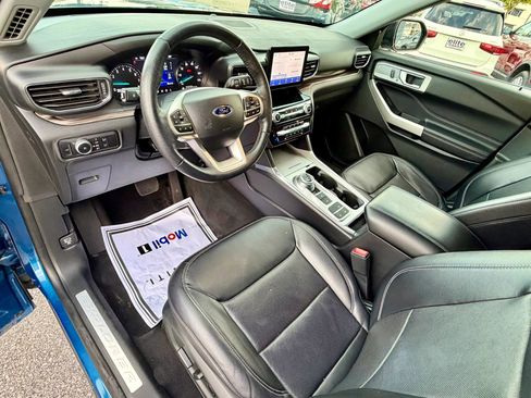 Used 2022 Ford Explorer Limited image 24