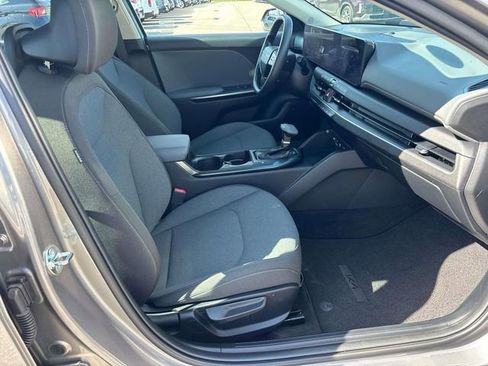Used 2025 Kia K4 FWD image 15
