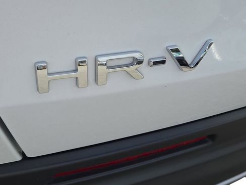 Used 2025 Honda HR-V Sport image 12