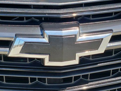 Used 2023 Chevrolet Traverse LT FWD image 30
