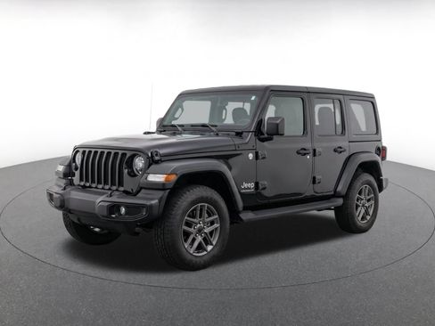 Used 2025 Jeep Wrangler Unlimited Sport AWD/4WD image 3