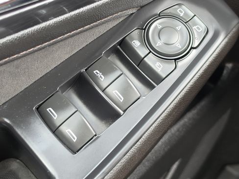 Used 2022 Chevrolet Traverse High Country w/ LPO, Floor Liner Package AWD/4WD image 16
