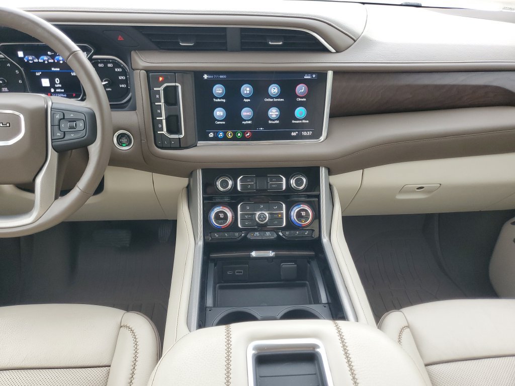 Used 2021 GMC Yukon XL Denali w/ Denali Premium Package AWD/4WD image 33