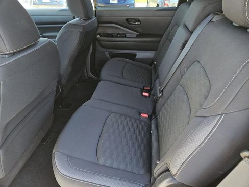 Used 2024 Nissan Pathfinder SV image 27