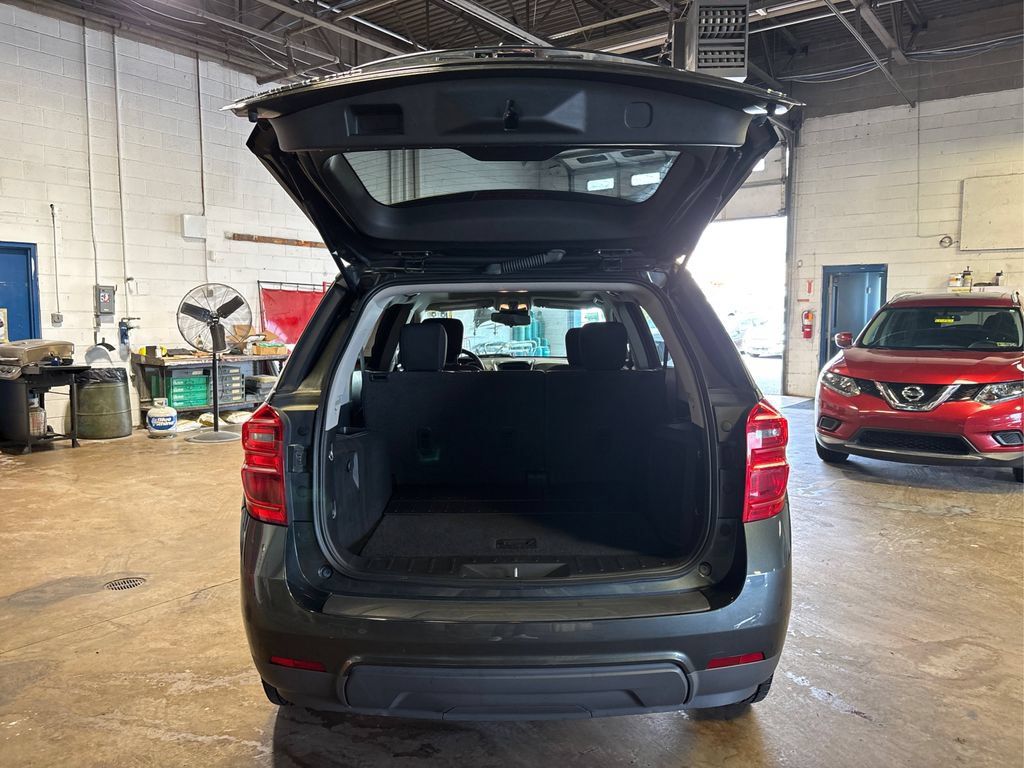 Used 2017 Chevrolet Equinox LT w/ Convenience Package AWD/4WD image 13