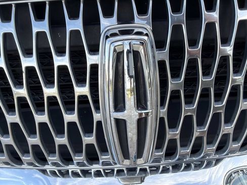 Used 2019 Lincoln MKC Premiere image 8