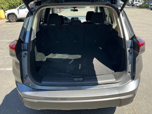 Used 2025 Nissan Rogue SV AWD/4WD image 28