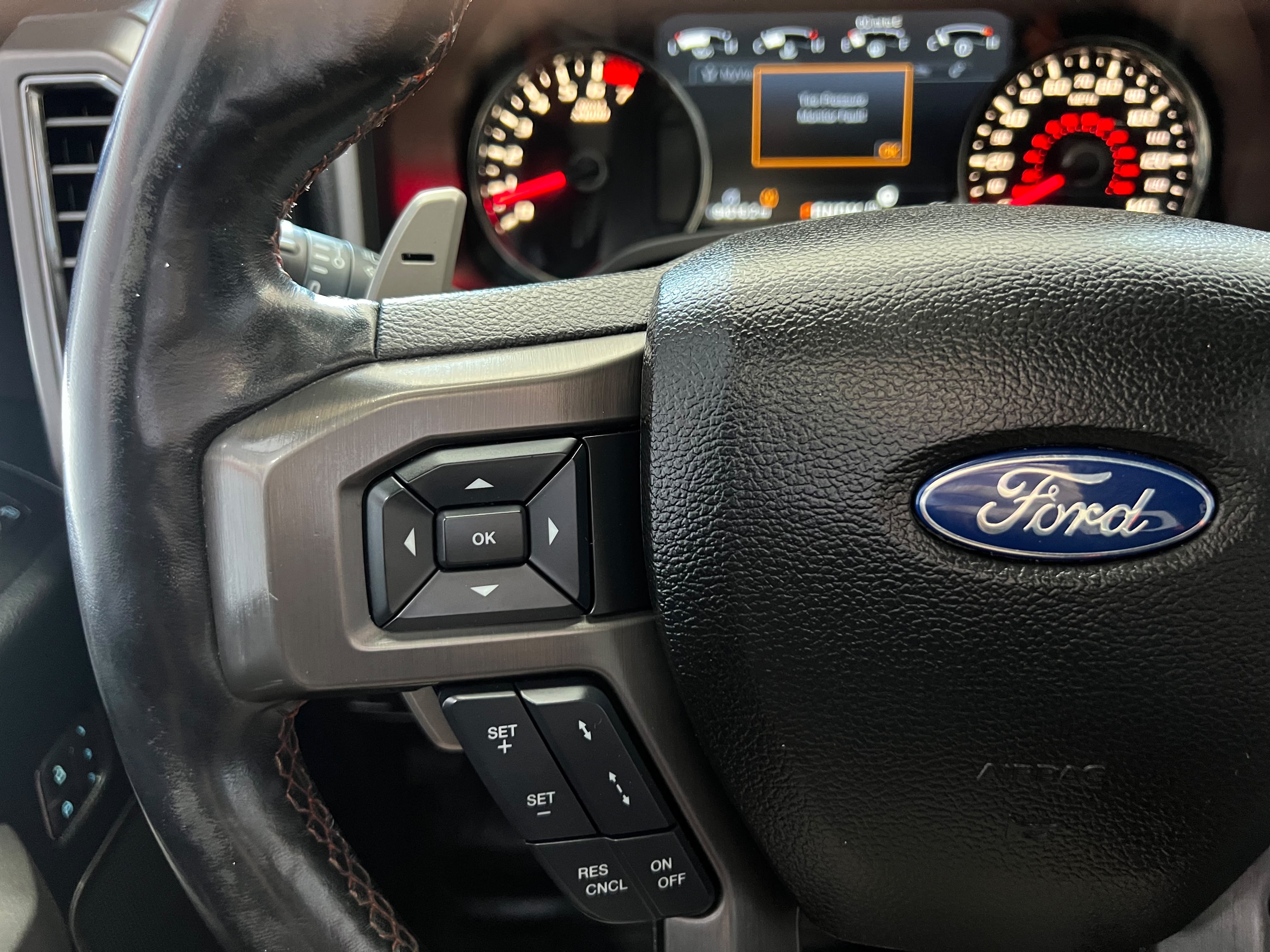 Used 2017 Ford F150 Raptor w/ Equipment Group 802A Luxury AWD/4WD image 21