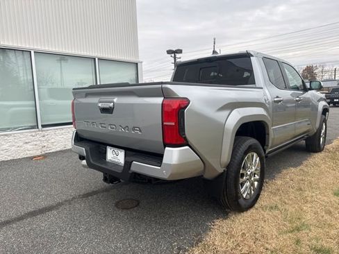 Used 2025 Toyota Tacoma Limited image 8