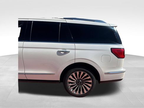 Used 2018 Lincoln Navigator Reserve w/ Technology Package AWD/4WD image 37