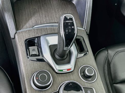 Used 2023 Alfa Romeo Stelvio Ti AWD/4WD image 25