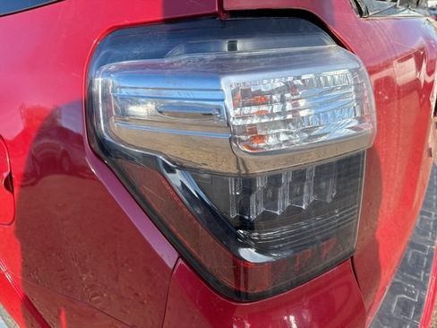 Used 2018 Toyota 4Runner SR5 image 3