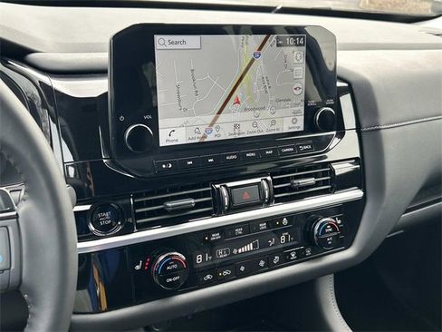 Used 2025 Nissan Pathfinder SL image 25