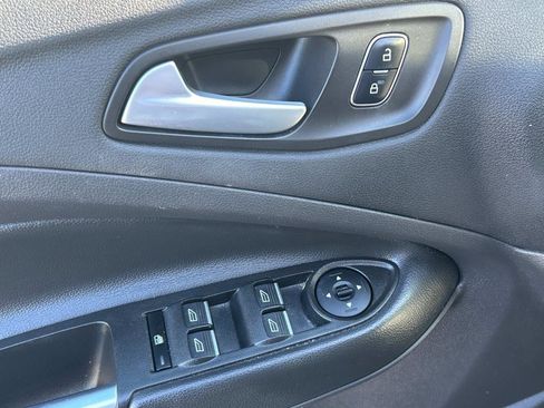 Used 2017 Ford Escape SE w/ Equipment Group 201A image 20