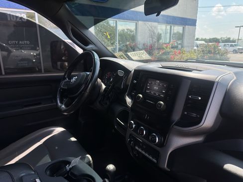 Used 2024 RAM 3500 Tradesman w/ Chrome Appearance Group AWD/4WD image 12