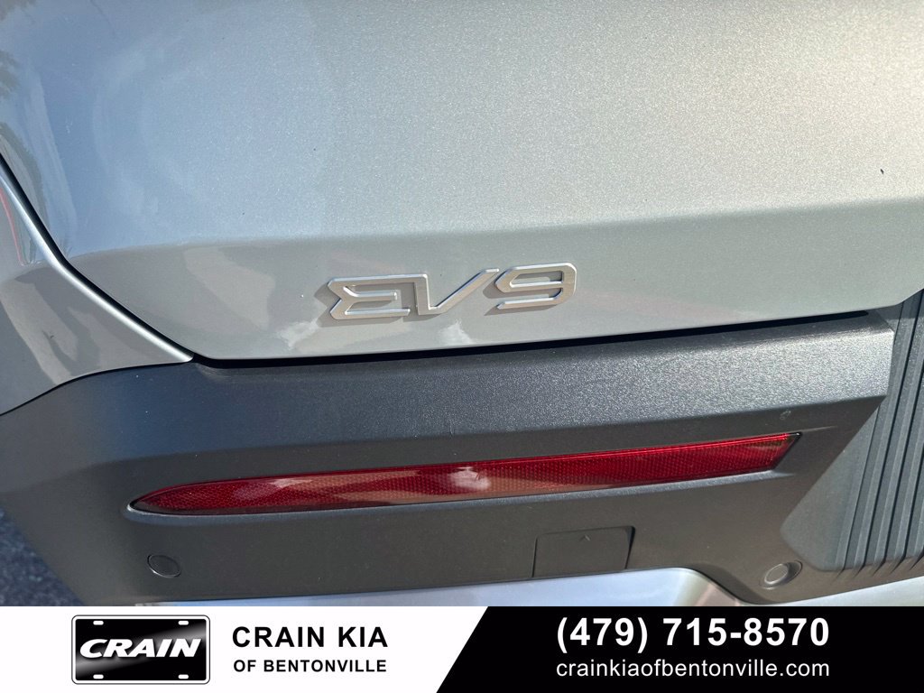 Certified 2024 Kia EV9 Light Long Range RWD image 11