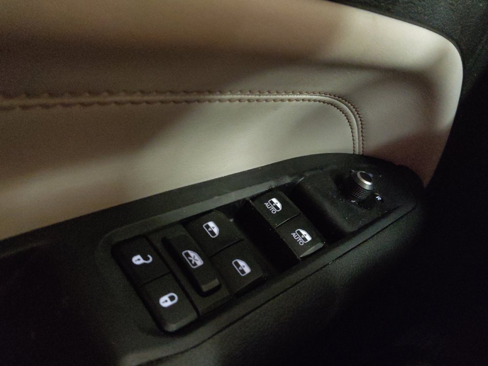 Used 2025 Jeep Compass Limited AWD/4WD image 27