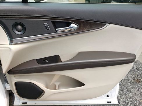 Used 2019 Lincoln Nautilus Reserve FWD image 21