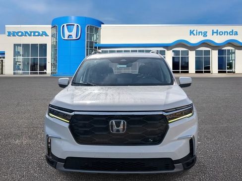 Used 2023 Honda Pilot Elite image 2