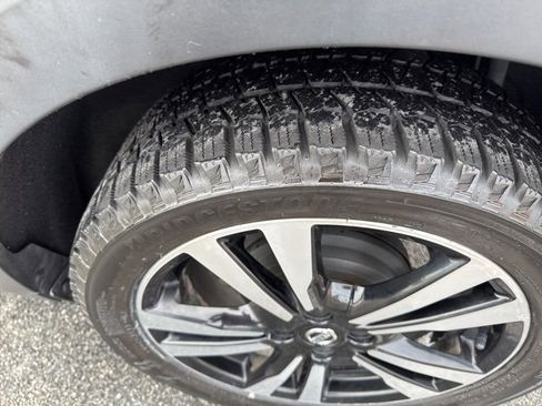 Used 2018 Nissan Kicks SR w/ Premium Package image 16