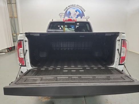 Used 2022 GMC Canyon AT4 w/ Trailering Package image 9