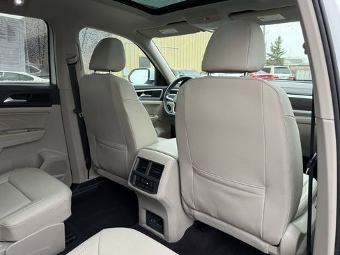Used 2021 Volkswagen Atlas SE w/ Panoramic Sunroof Package FWD image 26