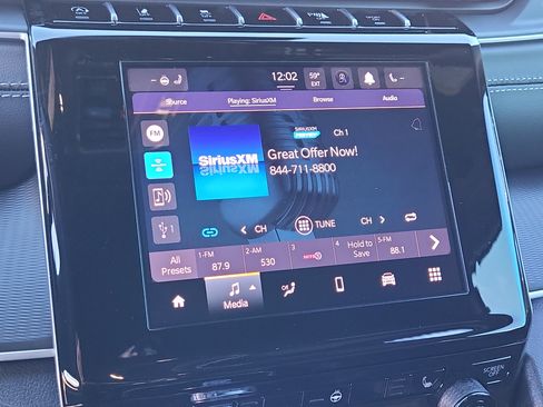 New 2025 Jeep Grand Cherokee Altitude image 13