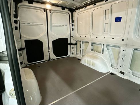 Used 2025 Mercedes-Benz Sprinter 2500 image 21