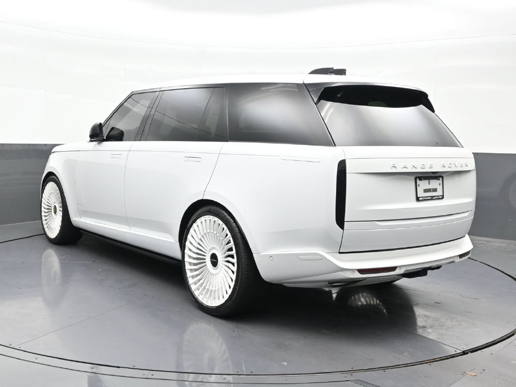 Used 2024 Land Rover Range Rover Long Wheelbase SE AWD/4WD image 3