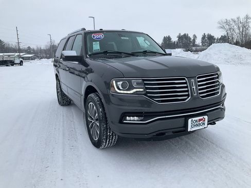 Used 2015 Lincoln Navigator 4WD image 4