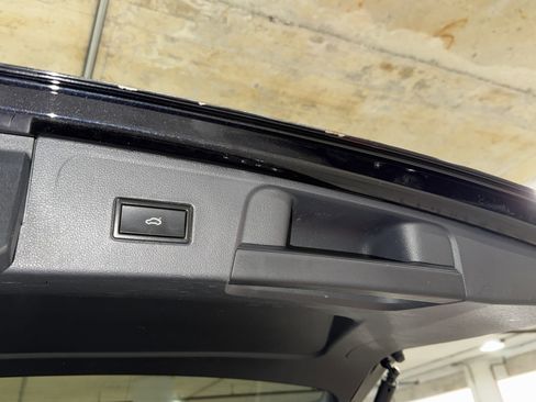 Used 2021 Volkswagen Atlas SE image 15