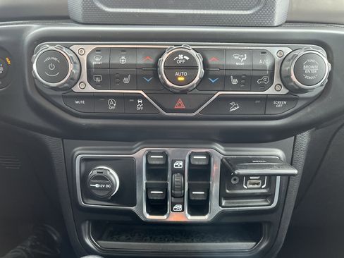 Used 2020 Jeep Wrangler Unlimited Sport image 30