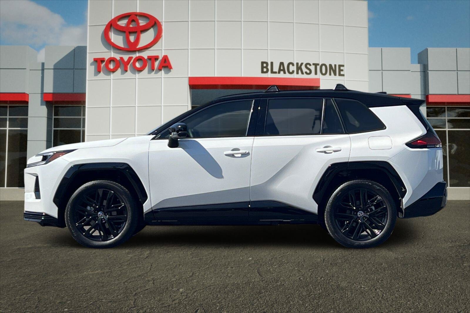 Used 2026 Toyota RAV4 XSE w/ Panoramic Sun Roof Package AWD/4WD image 6