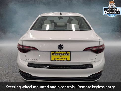 Used 2024 Volkswagen Jetta SE w/ Panoramic Sunroof Package FWD image 6