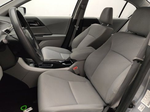 Used 2016 Honda Accord LX image 17